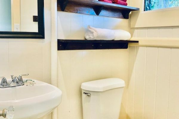Wild Ginger Inn Hotel (Hilo)